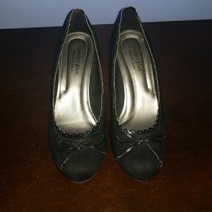 Suede Low-Heel Pumps